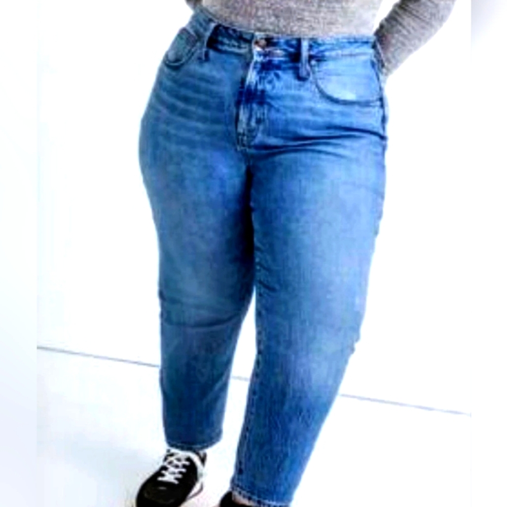 Universal Thread Size-28 High-Rise Distressed Comfort-Stretch Straight-Leg Jeans